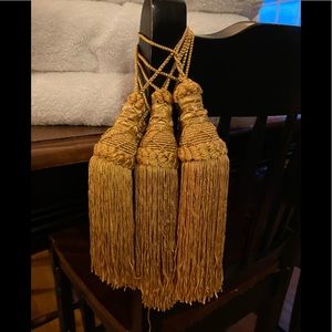 Curtain Pull Backs - Gold Chandelier / 6